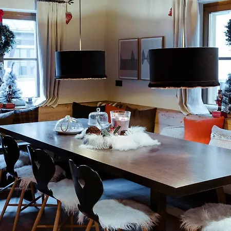 Chalet Arlberg- Exquisites Skigebiet Fuer Bis Zu 16 Gaste In Zurs Villa *