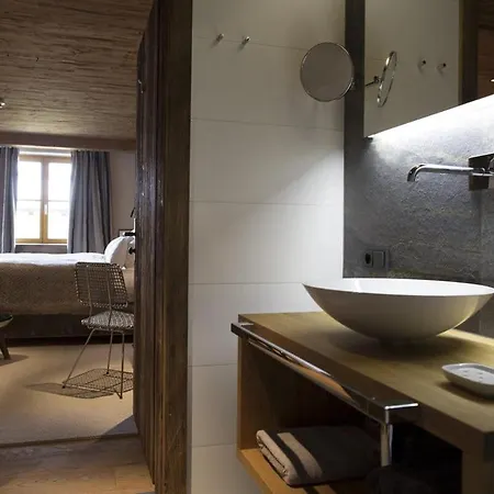 Chalet Arlberg- Exquisites Skigebiet Fuer Bis Zu 16 Gaste In Zurs