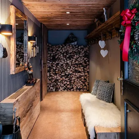 Chalet Arlberg- Exquisites Skigebiet Fuer Bis Zu 16 Gaste In Zurs Villa